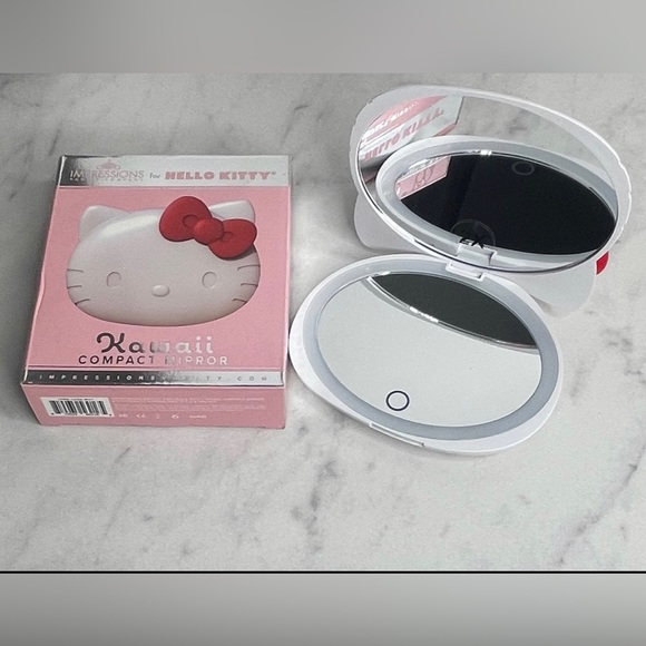 Impressions Hello Kitty Compact Mirror - Picture 2 of 3